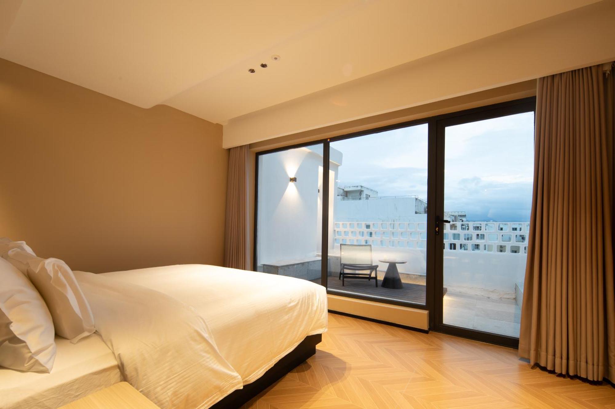 See You Soon At The Ritz Rose Summer Hotel Sanya Exterior foto